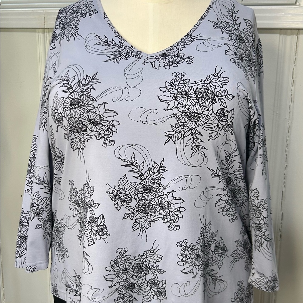 Apostrophe 20/22W Plus Lavender Floral V Neck 3/4 Sleeve Stretch Top